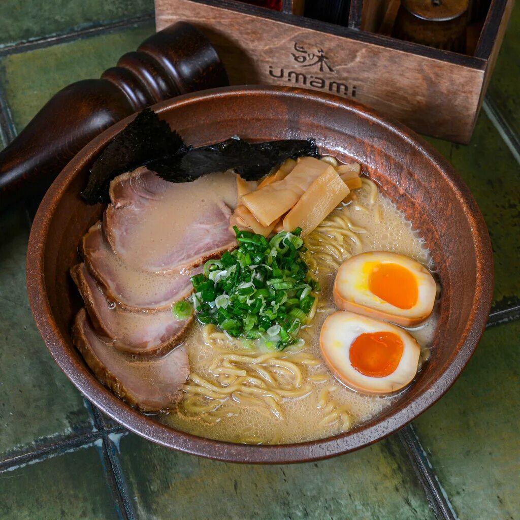 Умами рамен. Умами ресторан рамен. Японский рамен владивосток. Umami ramen боровая 3. Умами рамен.