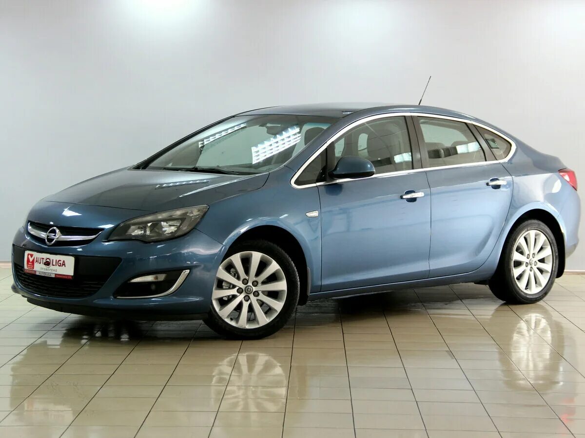 Калуга купить опель. Opel Astra 2013 седан.
