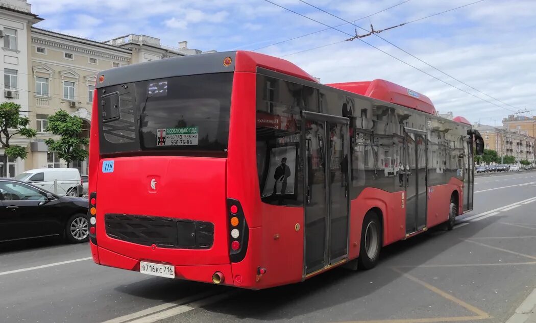 Туристические автобусы у казанского собора. 102 автобус казань. Красный автобус казань. Расписание автобусов боровое матюшино казань. 102 автобус казань.