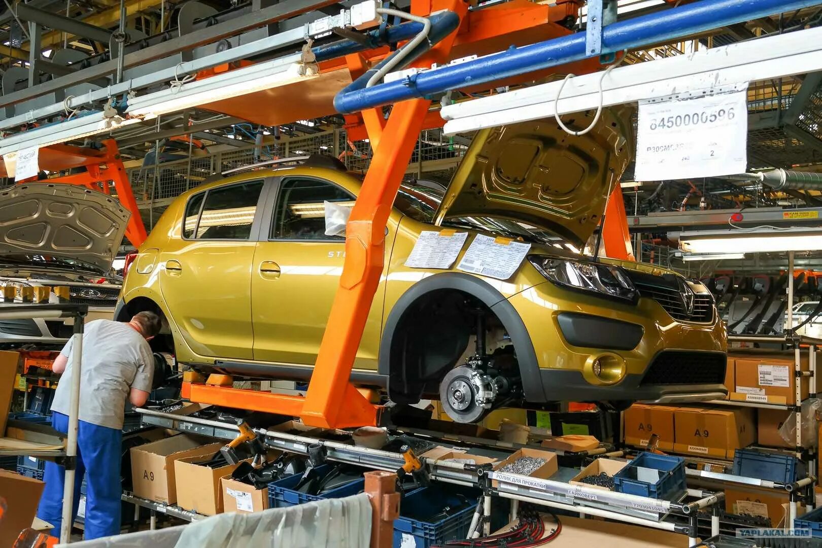 Renault Nissan АВТОВАЗ конвейер. АВТОВАЗ завод Тольятти 2021.