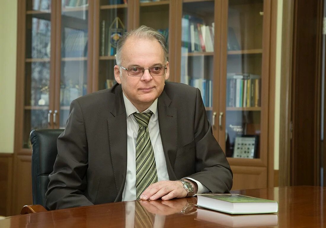 Евгений зак сбербанк. Леонид маркович гохберг российский экономист. Таиров таир надырович росатом биография. Проректор директор. Мясоедов павел сергеевич.