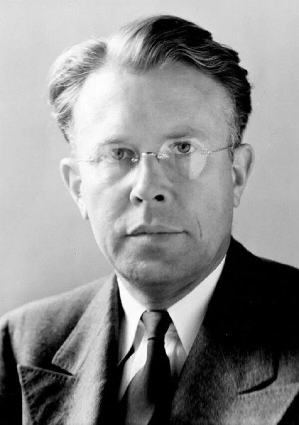 Эрнест лоуренс. Эрнест лоуренс машина. Эрнеста орландо лоуренса. Лоуренс физик. Лоуренс физик.