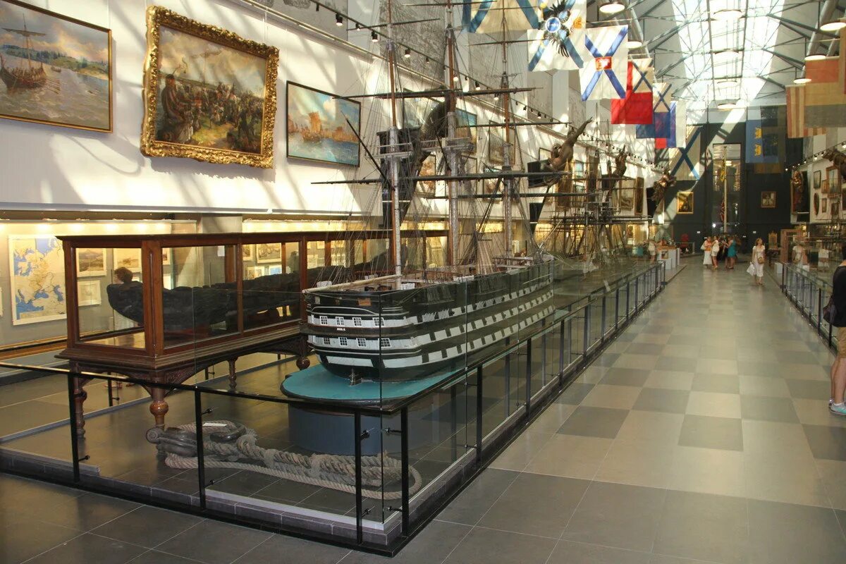 Museum more. Военно-морской музей в Санкт-Петербурге. Центральный военный морской музей Санкт-Петербург. Музей военно морского флота СПБ. ЦВММ (Центральный военно-морской музей).