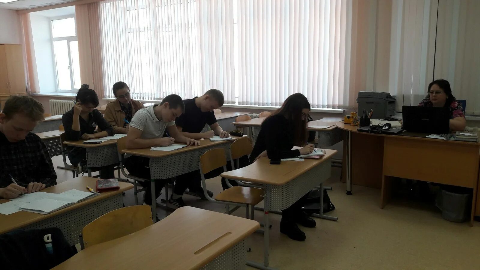 Пятая школа ржев. Школа 11 чита. Школа 11 университет. Воронежский государственный университет императора петра 1. Школа 11 университет.