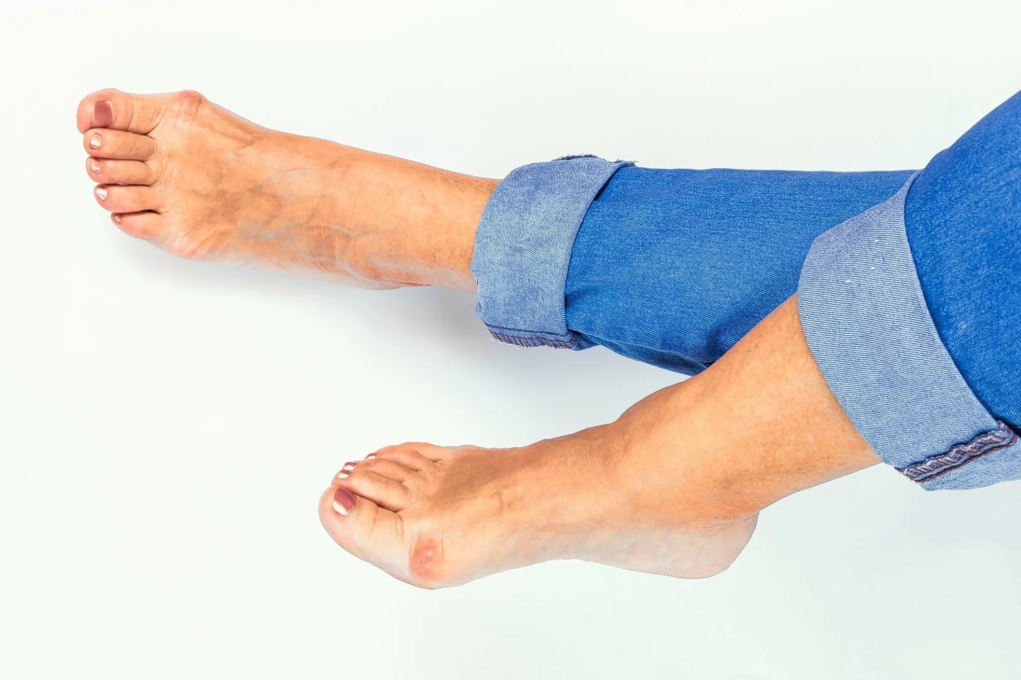 ну на ногах на руках