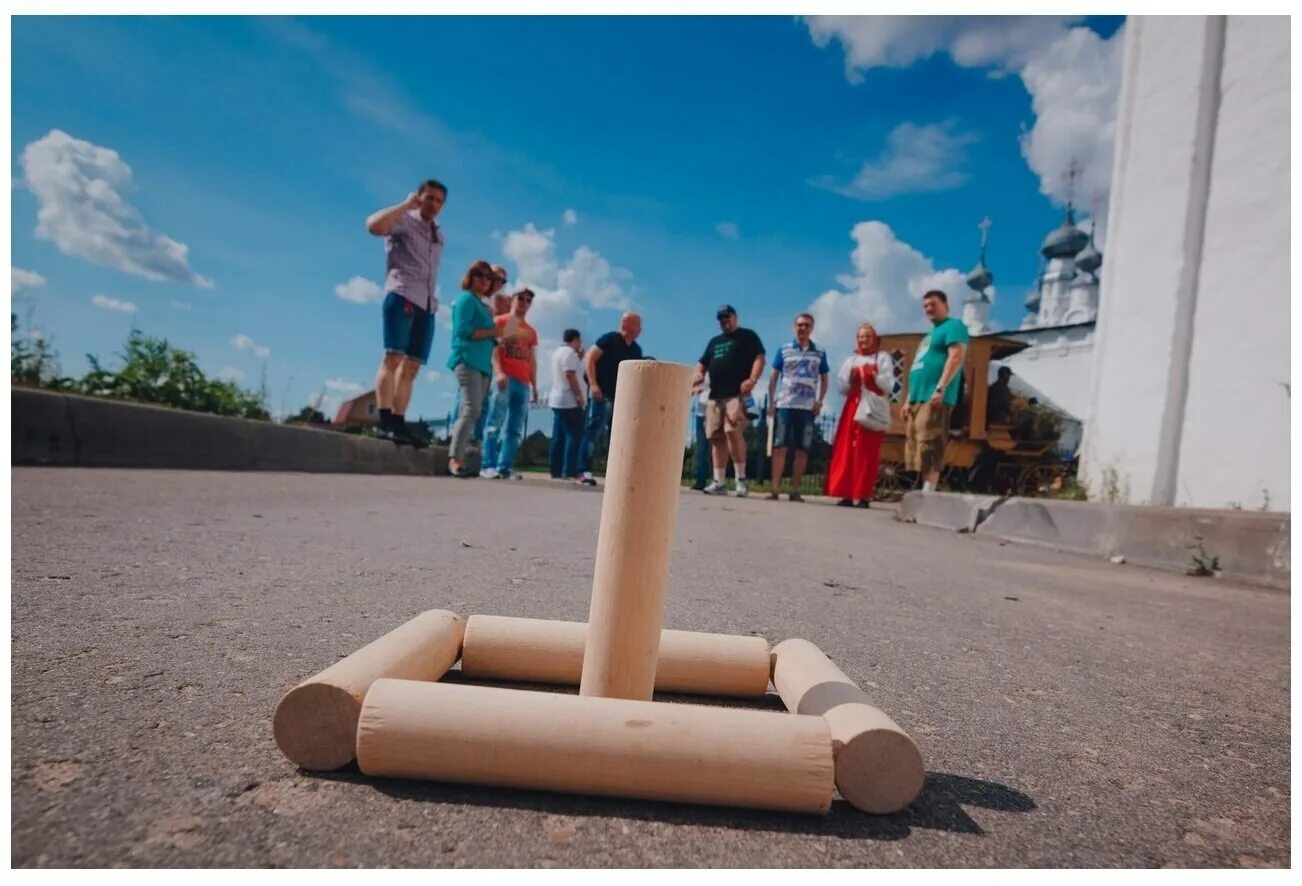 Игра городки мягкие. Игра городки картинки. Городки игра древняя русь. Игра городки мягкие. Соревнования по игре в городки.