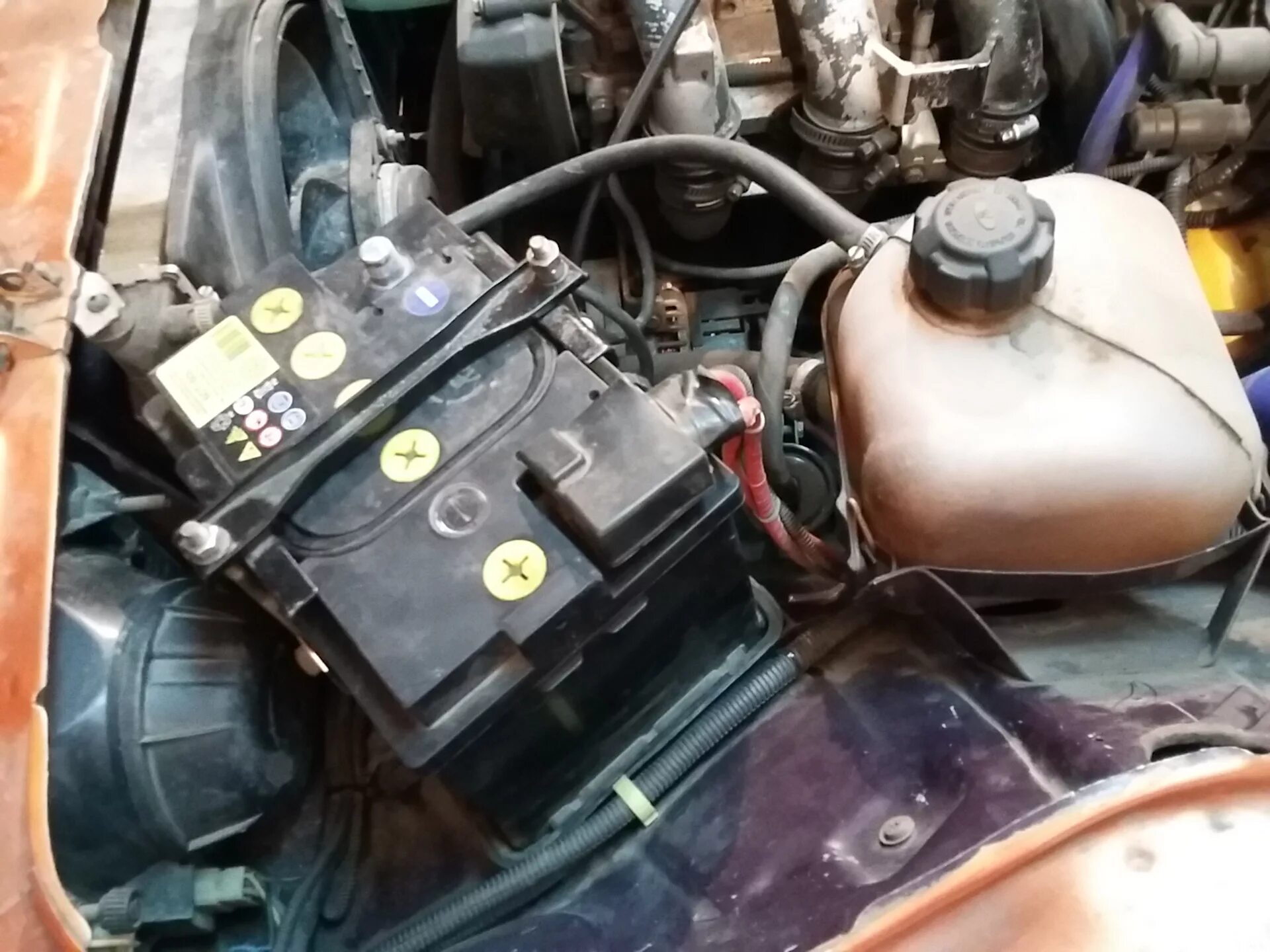 Пару переделок против кражи аккумулятора - Lada 21051, 1,2 л, 1990 года тюнинг D