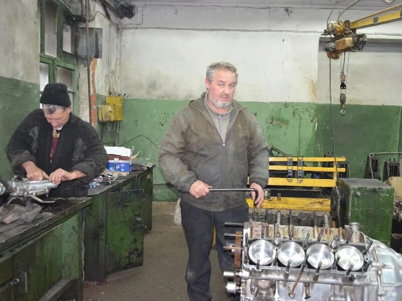Логотип автомобилист екатеринбург. Автомобилист хоккейный клуб логотип. Автомобилист урень. Автомобилист хоккейный клуб логотип. Логотип автомобилист екатеринбург.