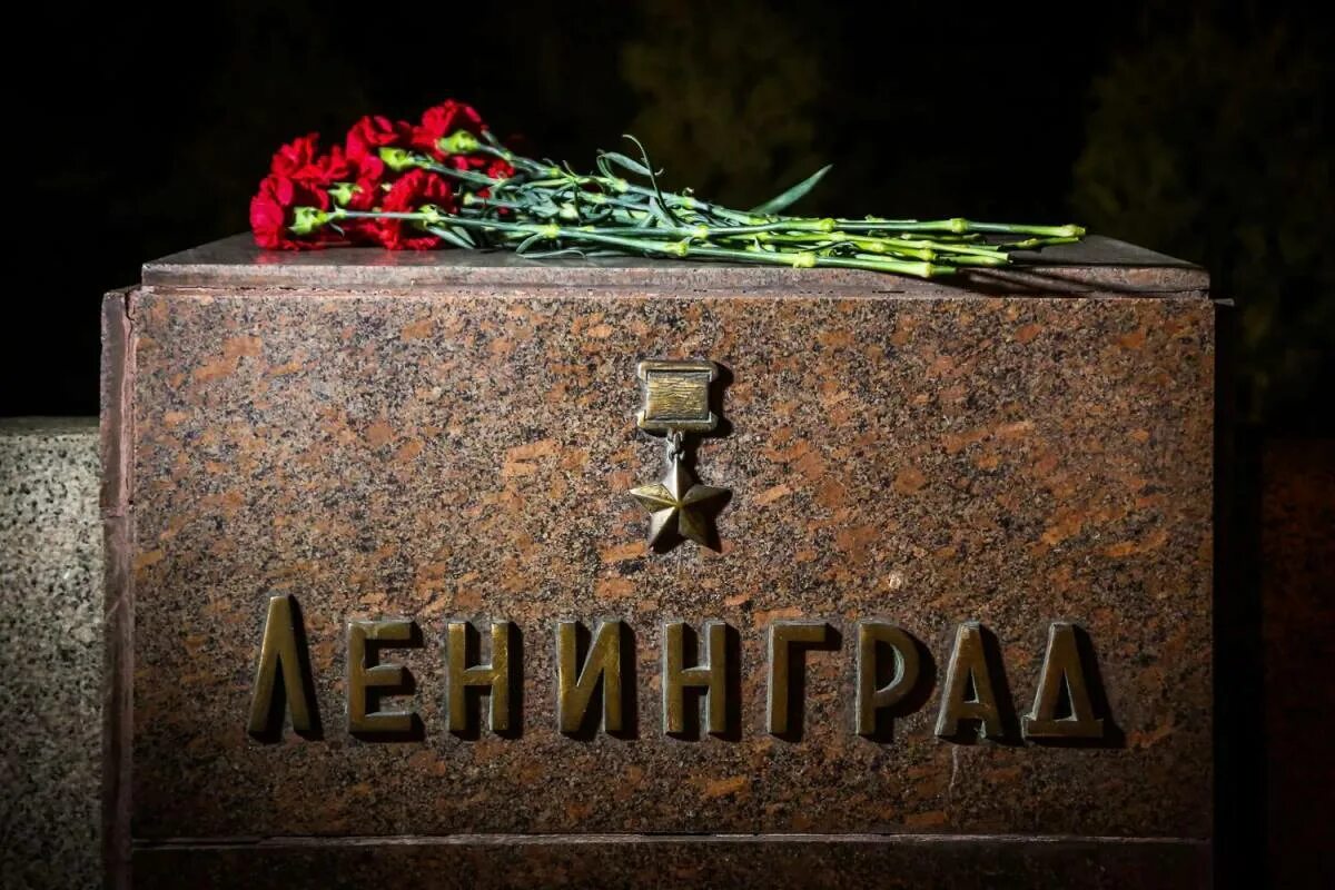 Мы помним мы гордимся ленинград. Ленинград город герой блокада. блокада ленинграда память. день памяти блокады ленинграда. свеча памяти блокадный ленинград.