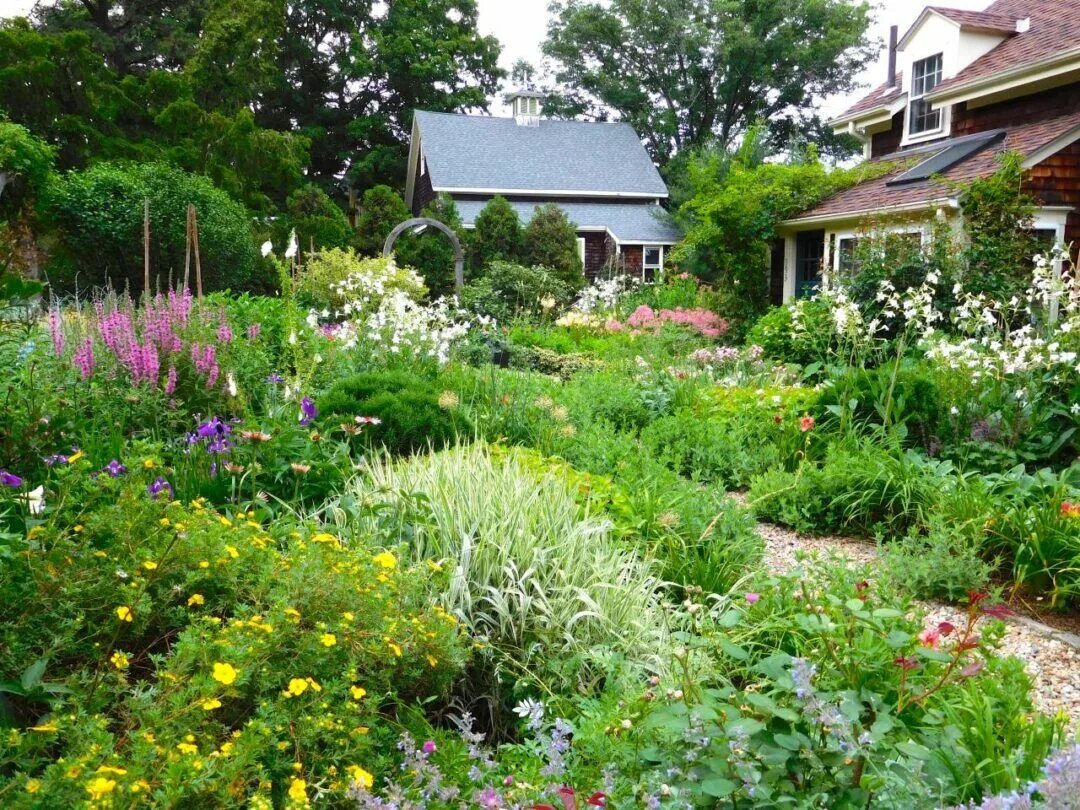 Сад в природном стиле фото Детали: сад Beautiful gardens, Garden design, Outdoor gardens