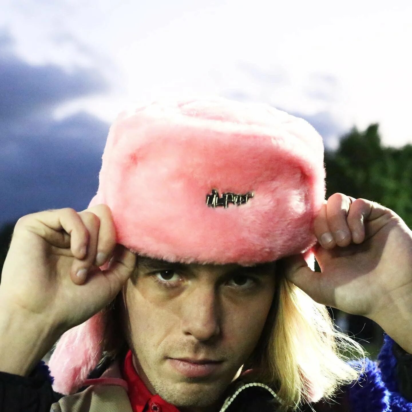 Less hat