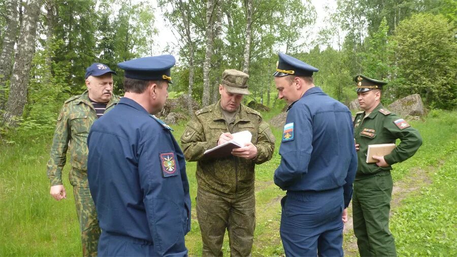 Рекогносцировки местности что это. Рекогносцировка местности. Рекогносцировка местности Военная. Рекогносцировочная группа. Разведка местности и рекогносцировка.