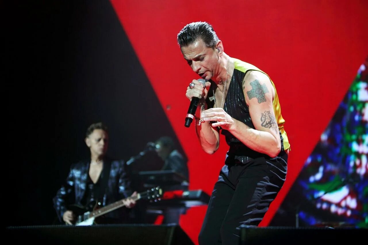Депеш мод новое 2025. Dave gahan 2025. depeche mode на сцене. depeche mode tour 2025. депеш мод концерт в москве 2025.