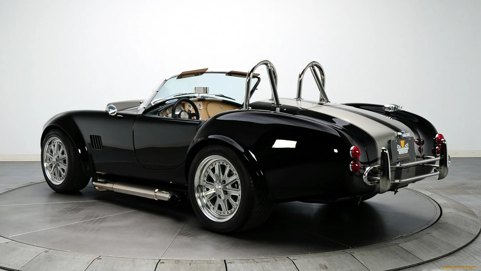 Shelby cobra купить. Гибридный Shelby Cobra. Шелби Кобра 1100. Кобра машина 2020. AC Cobra 2015 года.