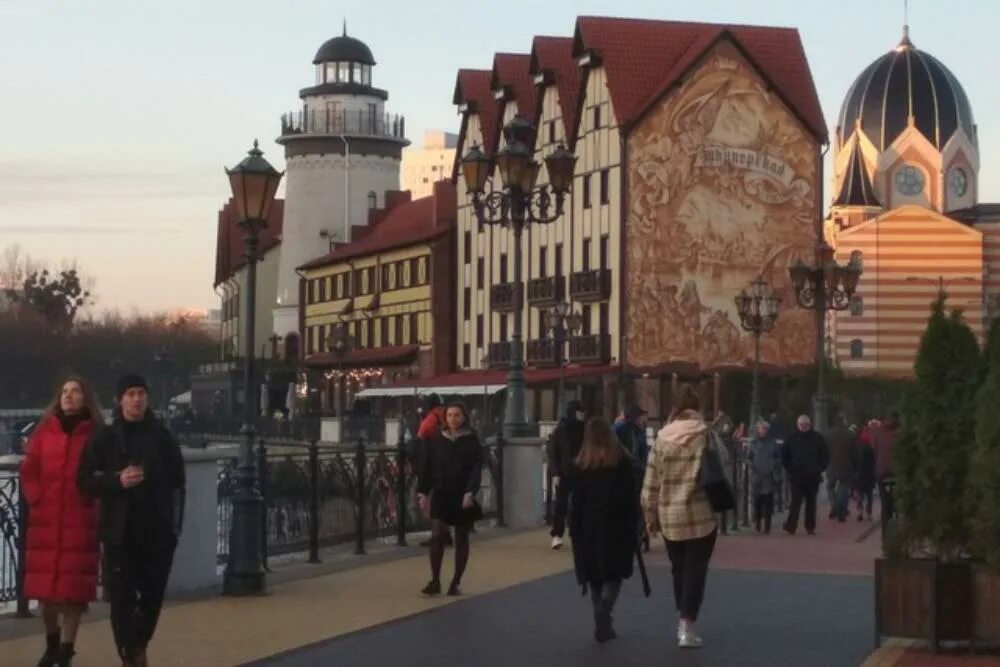 Тур в калининград ноябрь 2025. Калининград туристы. калининград люди. калининград население. калининград туристы много.