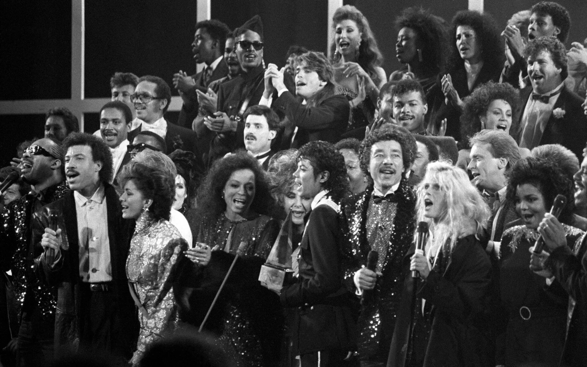 Песня we are the world. Майкл Джексон 1985 we are the World. Звезды эстрады. Рок музыканты 20 века. Эстрада 20 века.