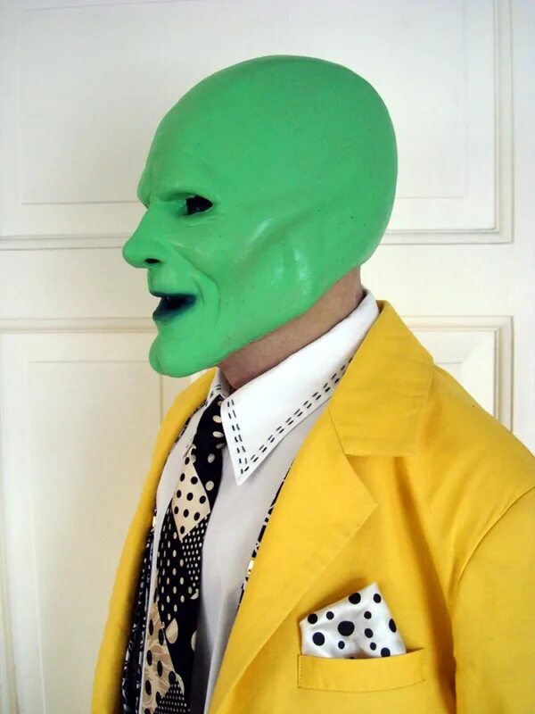 Костюм маска Джим Керри. Джим Керри маска. Зеленая маска Джим Керри. Маска Джим Керри деревянная.