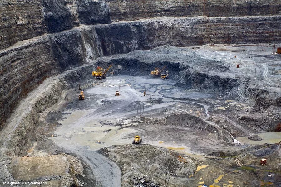 кимберлитовая трубка мир в якутии. мирный якутия кимберлитовая трубка. мирный якутия кимберлитовая трубка. кимберлитовая трубка город удачный. айхал республика саха якутия.