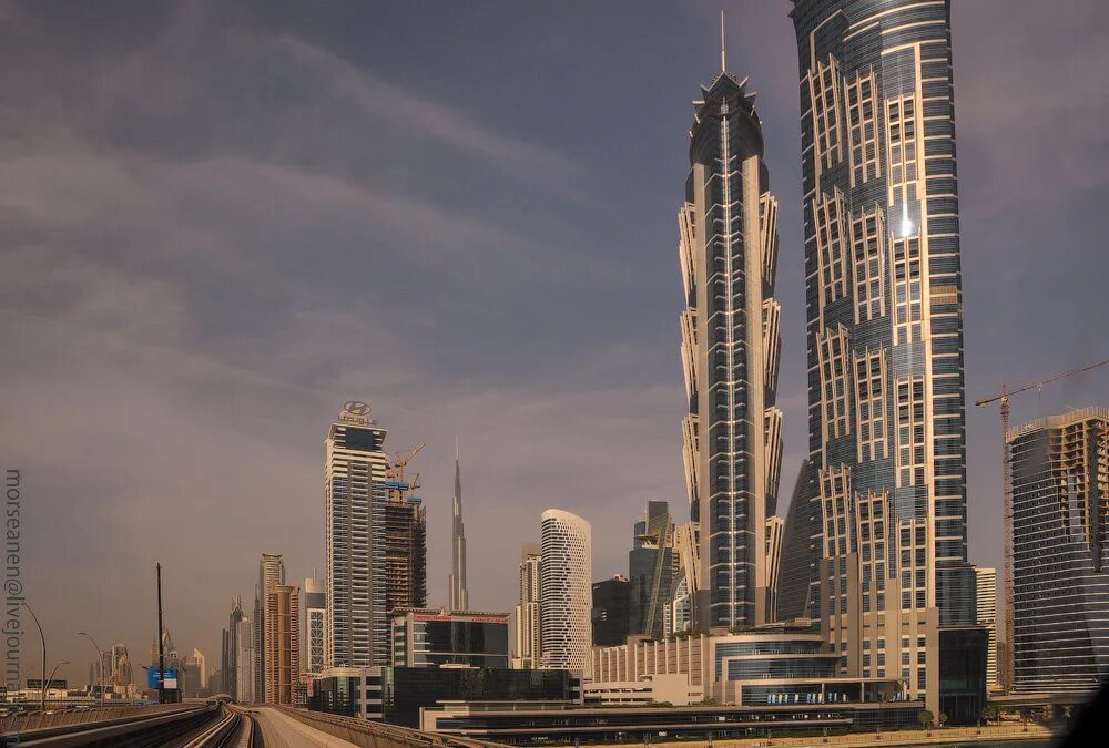 80 этаж. Дубай небоскребы. небоскребы оаэ архитектора фостера. 51 этаж дубай высотки. дубай высотки алмаз.
