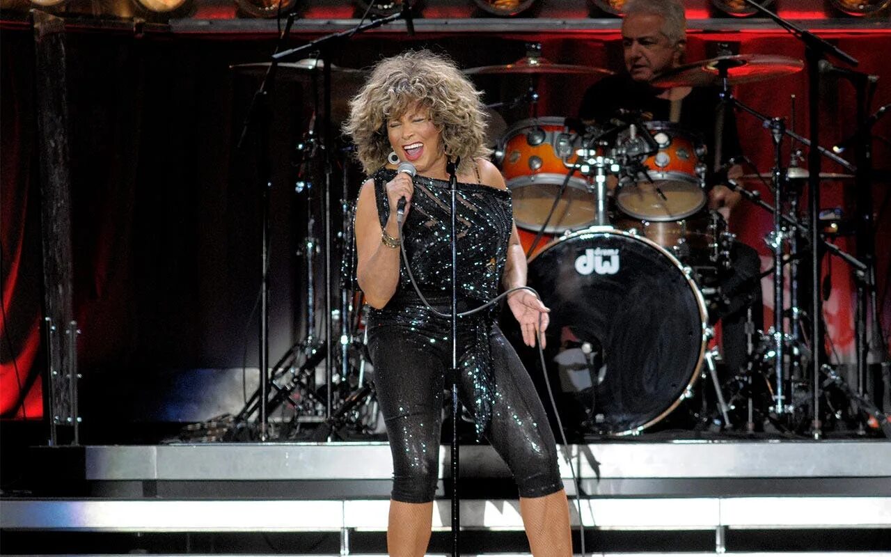 Tina Turner 1983. Tina Turner 2000. Пета тернер