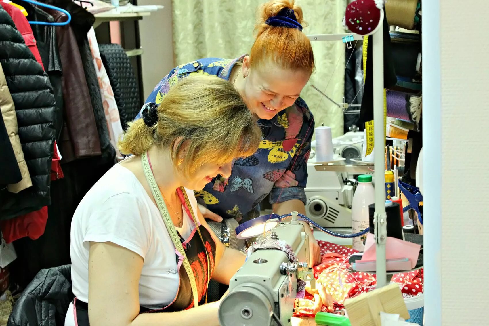 Швейная промышленность. Швея нижний новгород. Некрасова 63 швейная фабрика. Легкая промышленность швея. Швея нижний новгород.