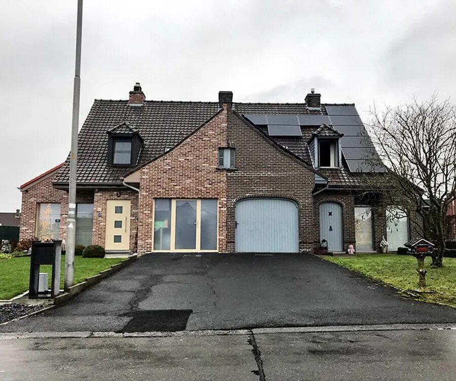 Бельгийские дома. Старые дома. Домики в бельгии. Самый уродливый дом. Самый некрасивый дом.