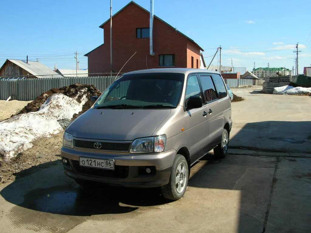 Ноах клуб. Ноах клуб. Наклейка клуб toyota lite ace noah. 0 4wd. Гбо на toyota lite ace noah 2.