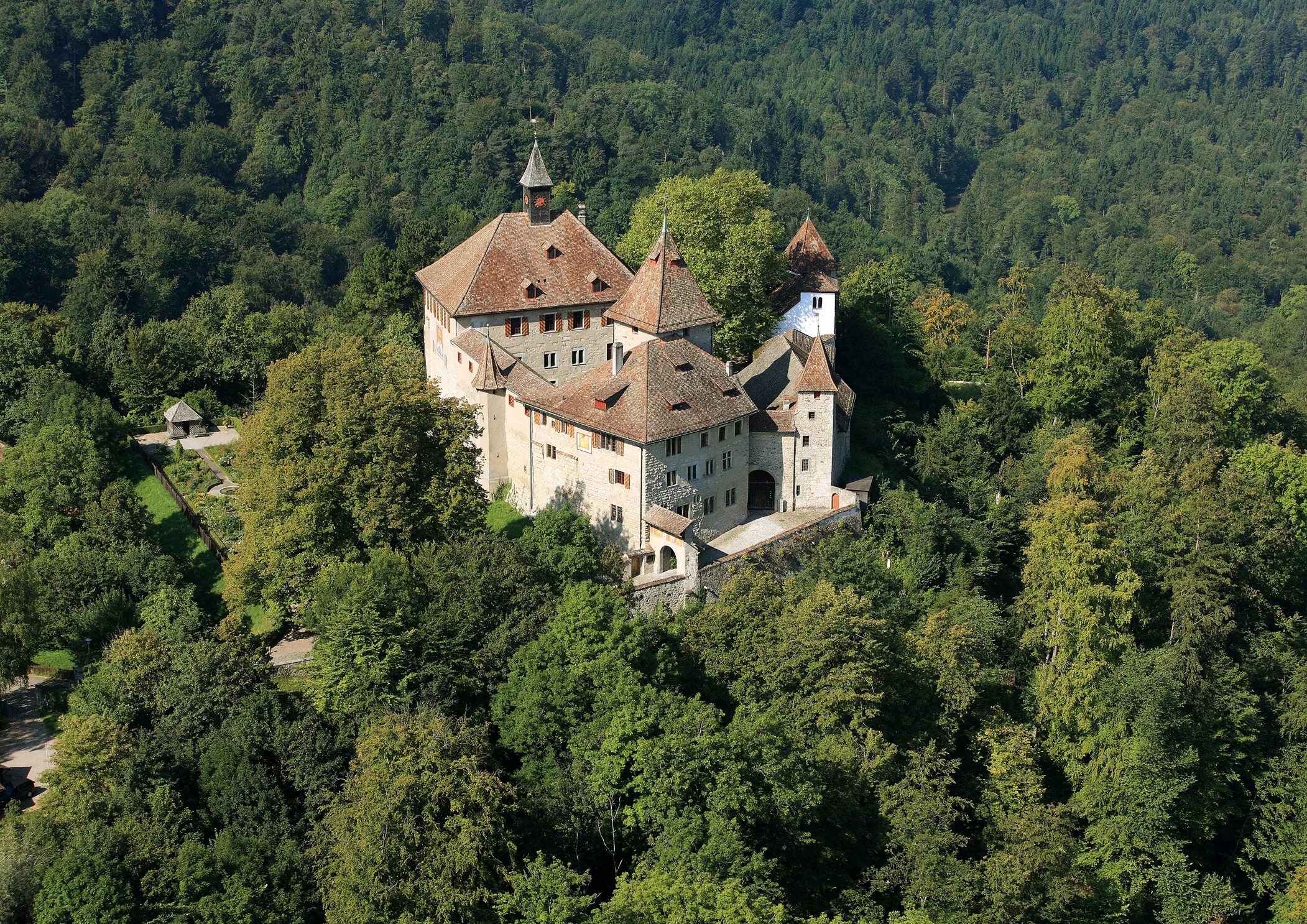 Das schweiz. Кибург Швейцария. Замок Кибург. Замок Фройндсберг. Замок Австрии Фройндсберг.