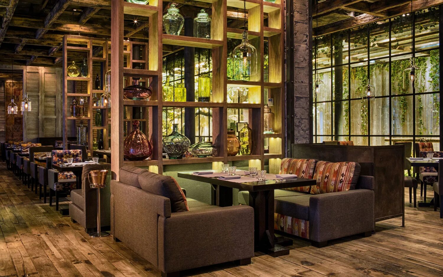 Хорошие уютные рестораны. Красивый интерьер кафе. Украинский ресторан в москве шинок. Цдл ресторан каминный зал. Уютные рестораны москвы.