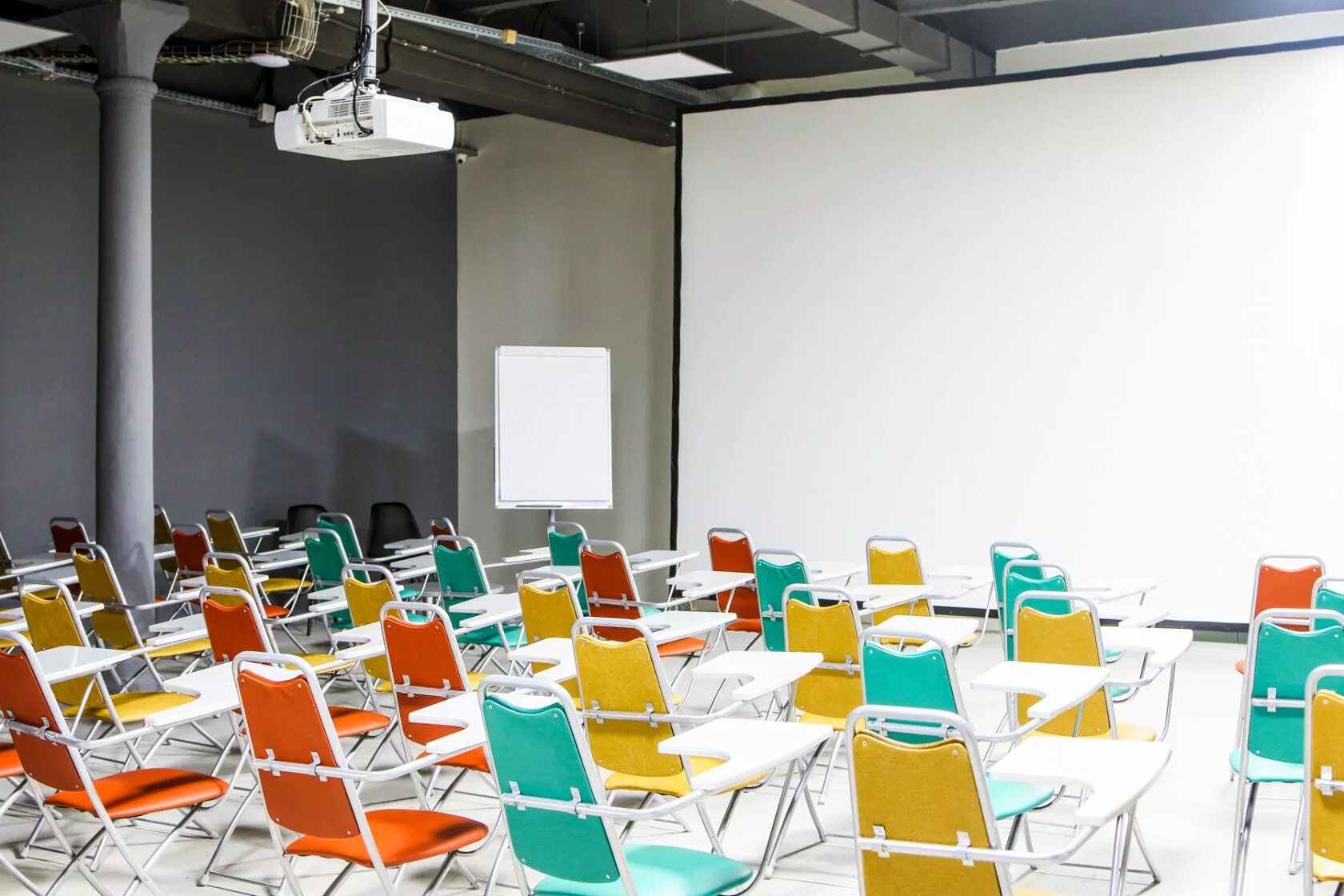 Зал лекторий. Зал лекторий. Зал лекторий. Залы для лекций. Интерьер учебной аудитории.