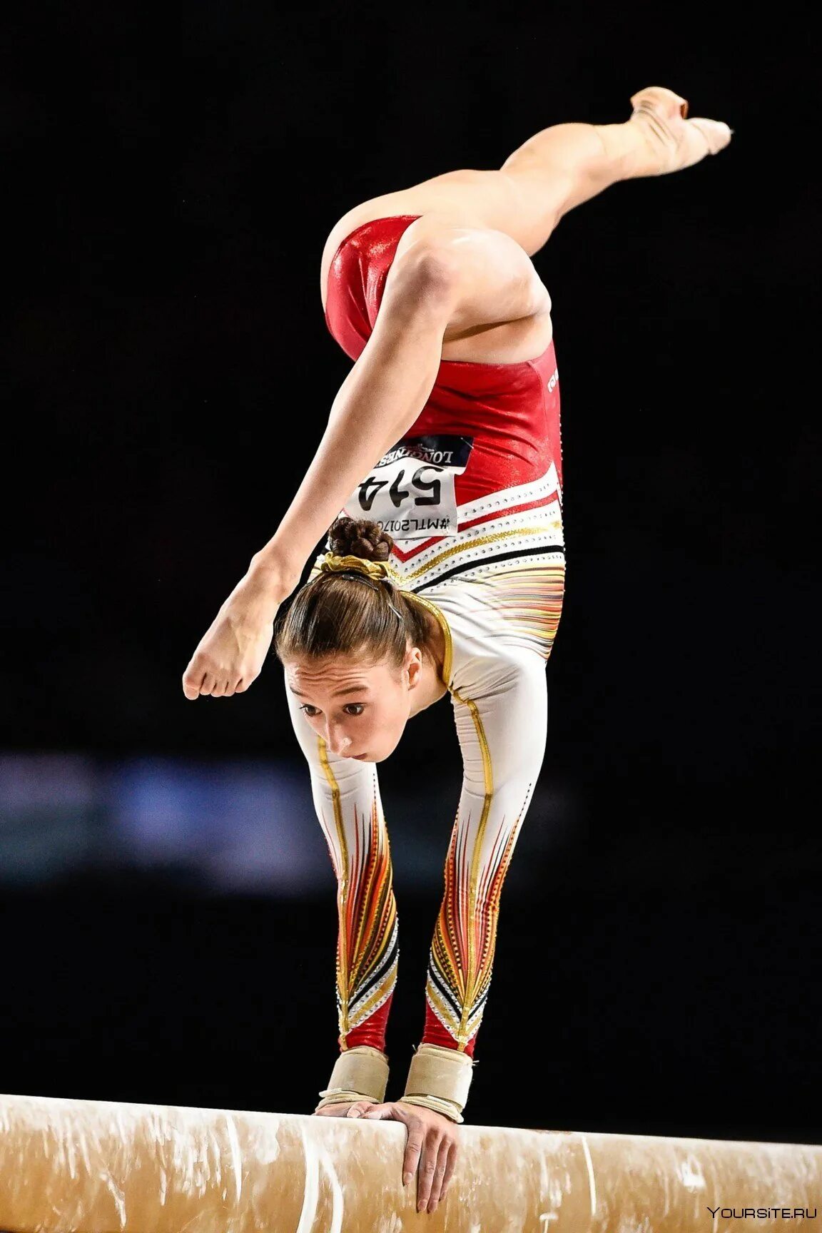 Испанский художественный гимнаст. Nina Derwael.