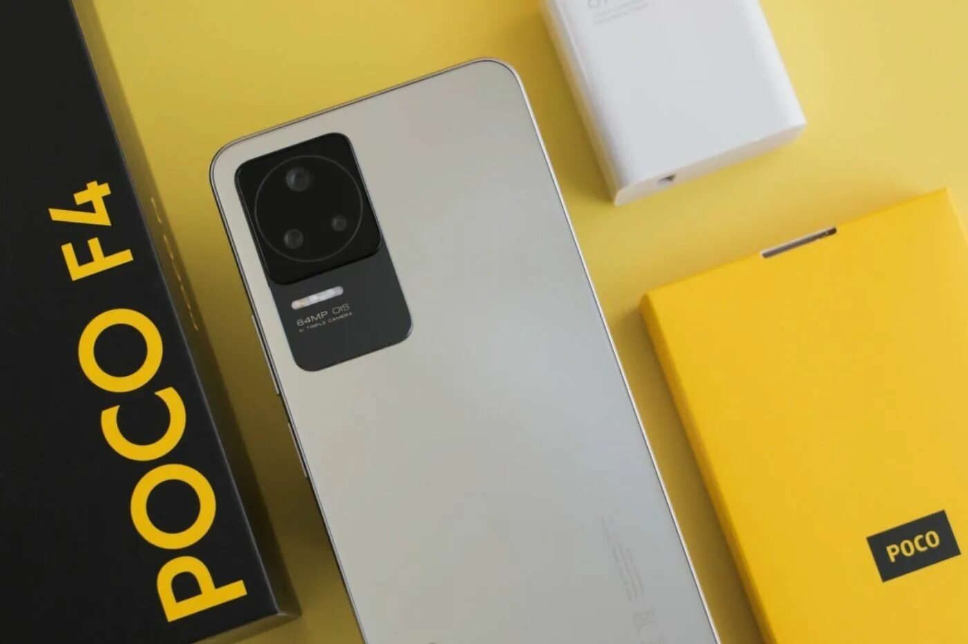 Poco f5 256gb купить. Поко f4. Poco смартфон f5 12/256 ГБ, белый. Poco f4. Poco f4 gt желтый фото дома.