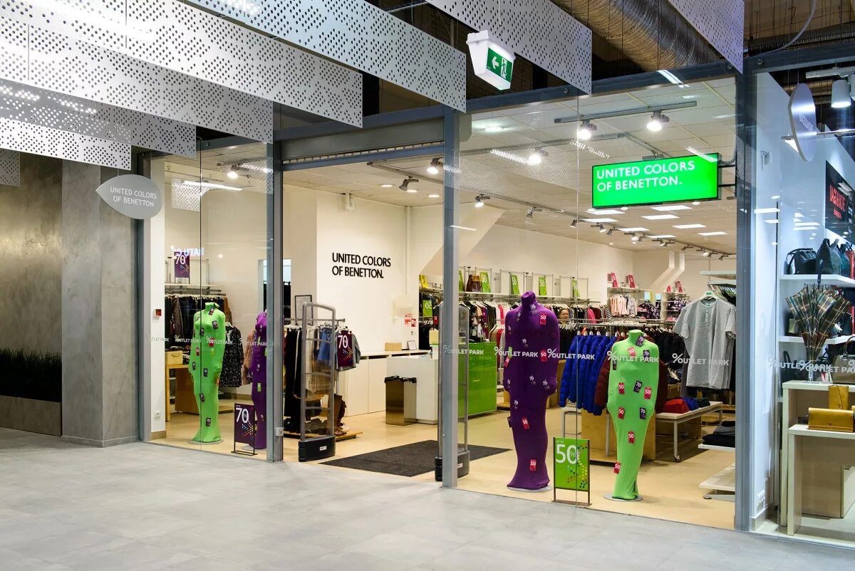 Бенеттон магазин. United colors of benetton shops. Бенеттон на пушкинской. Бенеттон магазин одежды. Бенеттон юнайтед оф колор.