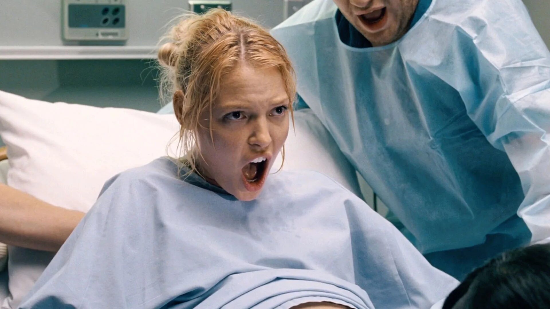 Видео очень больного. Кэтрин Хайгл рожает в фильме. Кэтрин Хейгл рожает в фильме.