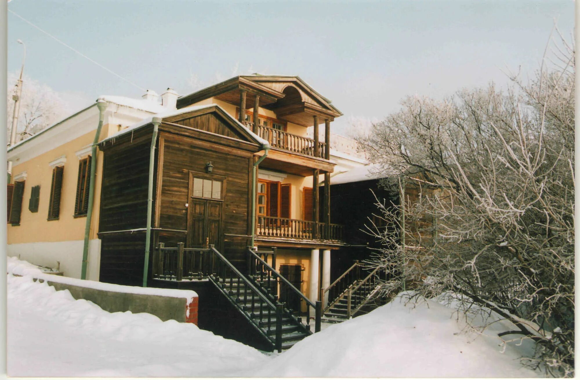 Дом зимой. Винтер хаус. Дом на н г. Особняк штат монтана. Шале поляна абзаково.
