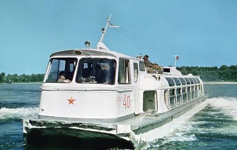 Теплоход заря