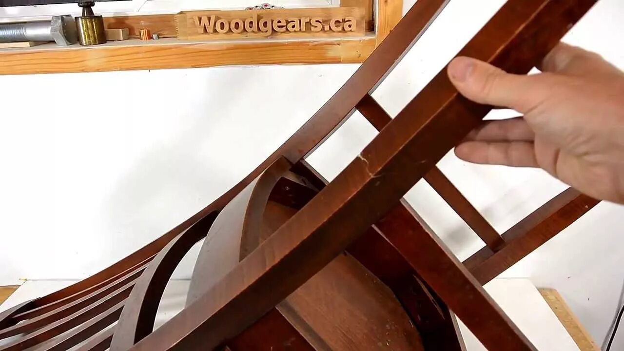 Склейка деревянных стульев. Сломанный деревянный стул. Отремонтировать ножку стула. Сломалась ножка у деревянного стула.