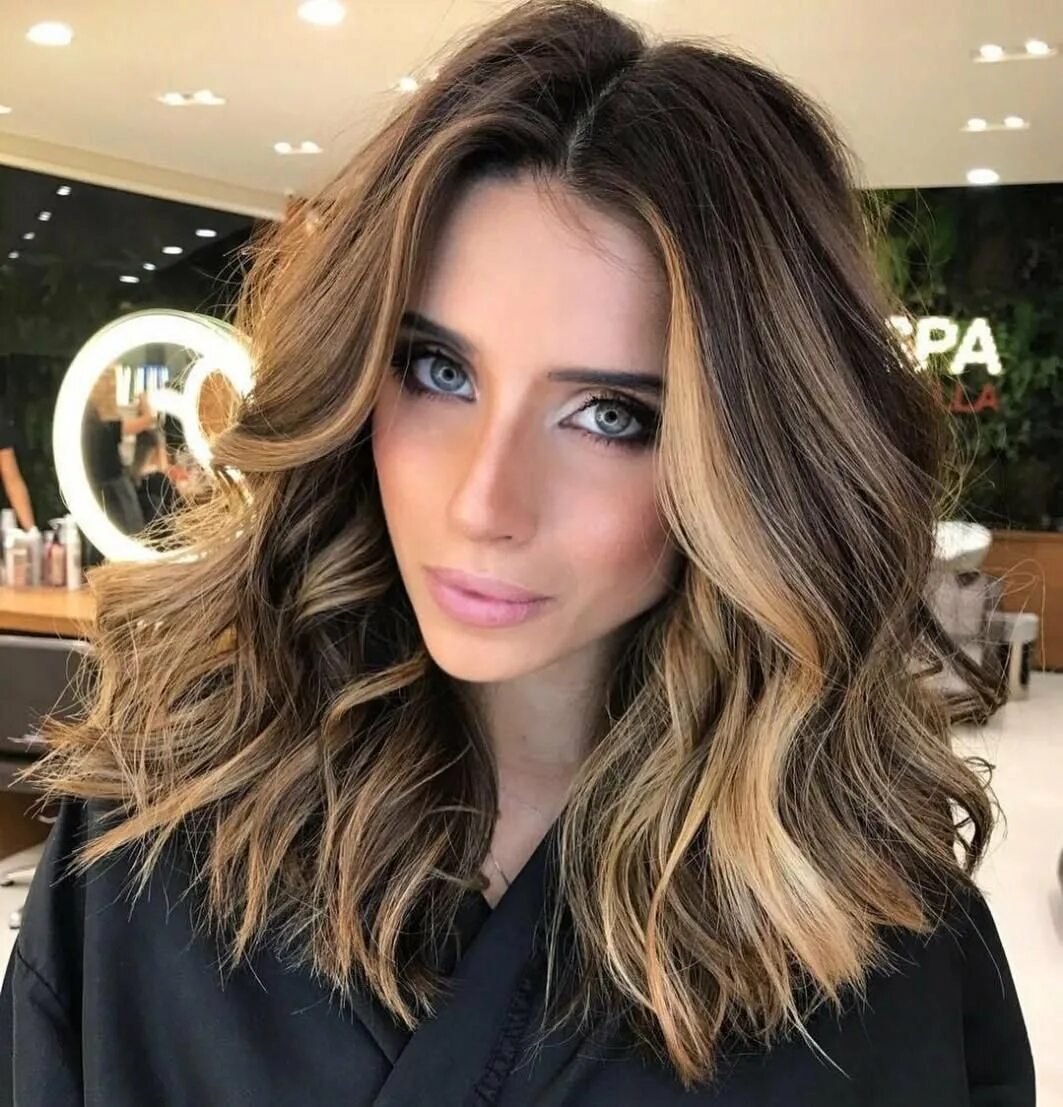 Лонг боб гранж. Контуринг на среднюю длину. Контуринг на среднюю длину. Стрижки дессанж 2021. Балаяж контуринг на каре.