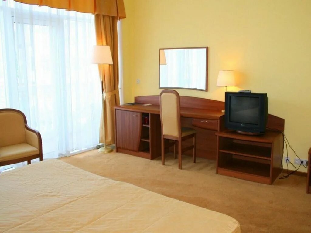 Сайт отеля прометей сочи. Прометей лазаревское корпус 10. прометей клуб главный корпус. прометей клуб новый корпус номер. номер в главном корпусе отель прометей.