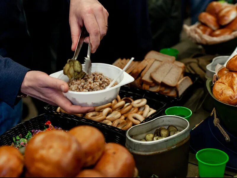 Полевая солдатская каша. Полевая кухня. Каша солдатская гречневая полевая. Полевая кухня блюда. Полевая солдатская каша.