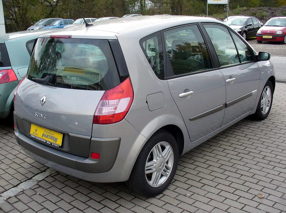 Купить б/у Renault Scenic II Рестайлинг 1.6 MT (115 л.с.) бензин механика в Санк