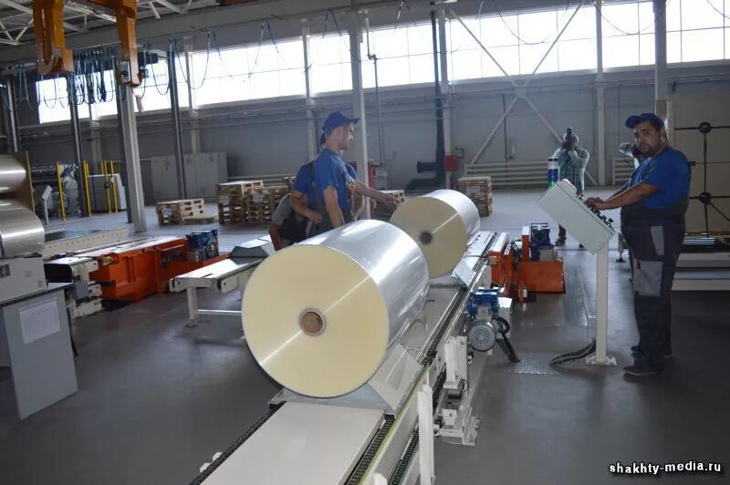 Производство г шахты. Завод авангард шахты. Новороссийский прокатный завод. Авангард шахты салфетки. Полиэфирный завод в шахтах.