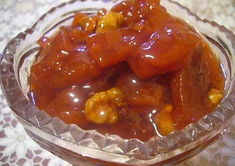 Варенье из айвы с орехами и лимоном. Варенье из айвы с грецкими орехами. Варенье с айвы с грецким орехом. Варенье из айвы. Варенье из айвы с грецкими орехами.