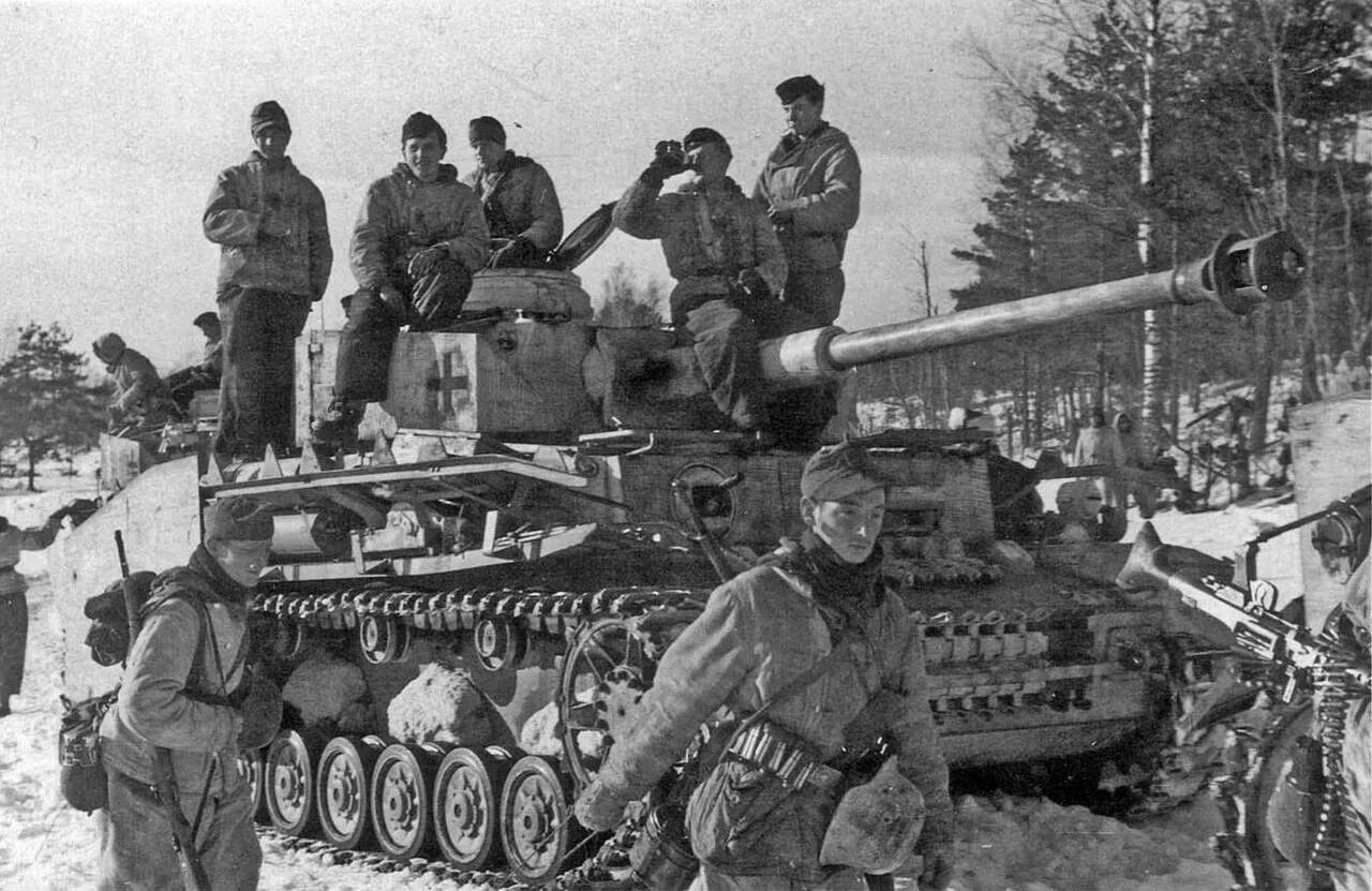 Немецкие операции второй мировой. PZ-IV H 12 танковая дивизия СС. Танкисты Германии 1941-1945. Танк Германии 2 мировой войны.