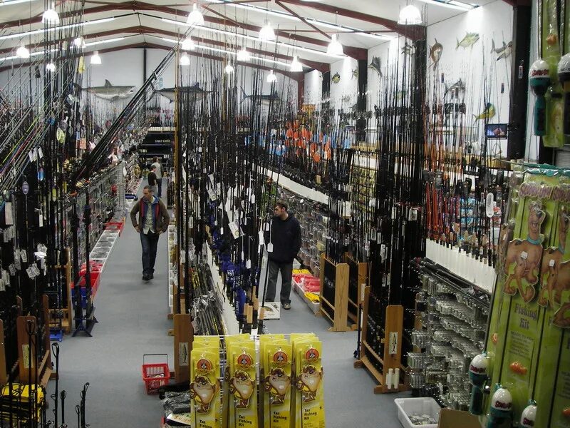 Лавка рыбака. Склады рыбацкое. Карпшоп рыболовный интернет магазин. Рыбацкая склад. Магазин рыболовных товаров.