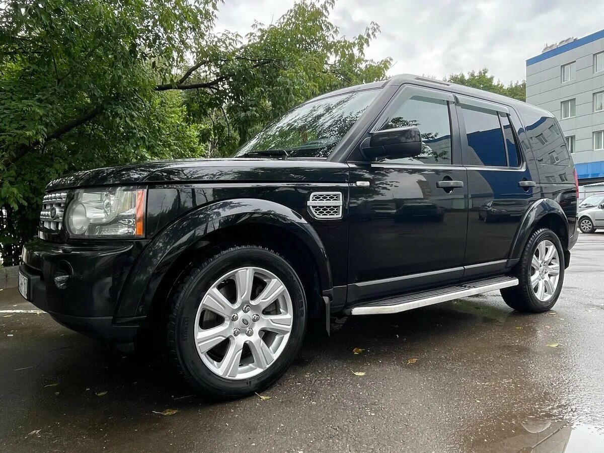 Авито купить ленд ровер дискавери. Дискавери 4 черный. Land Rover Discovery 3. Ленд Ровер Дискавери 2010 года черный. Черный английский УАЗИК ленд Ровер Дискавери.