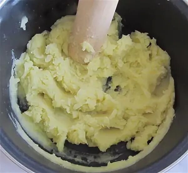 Картофельное пюре взбитое блендером. Миксер для картофельного пюре. миксер взбить пюре картофельное. пюре миксером. картошка пюре с миксером.