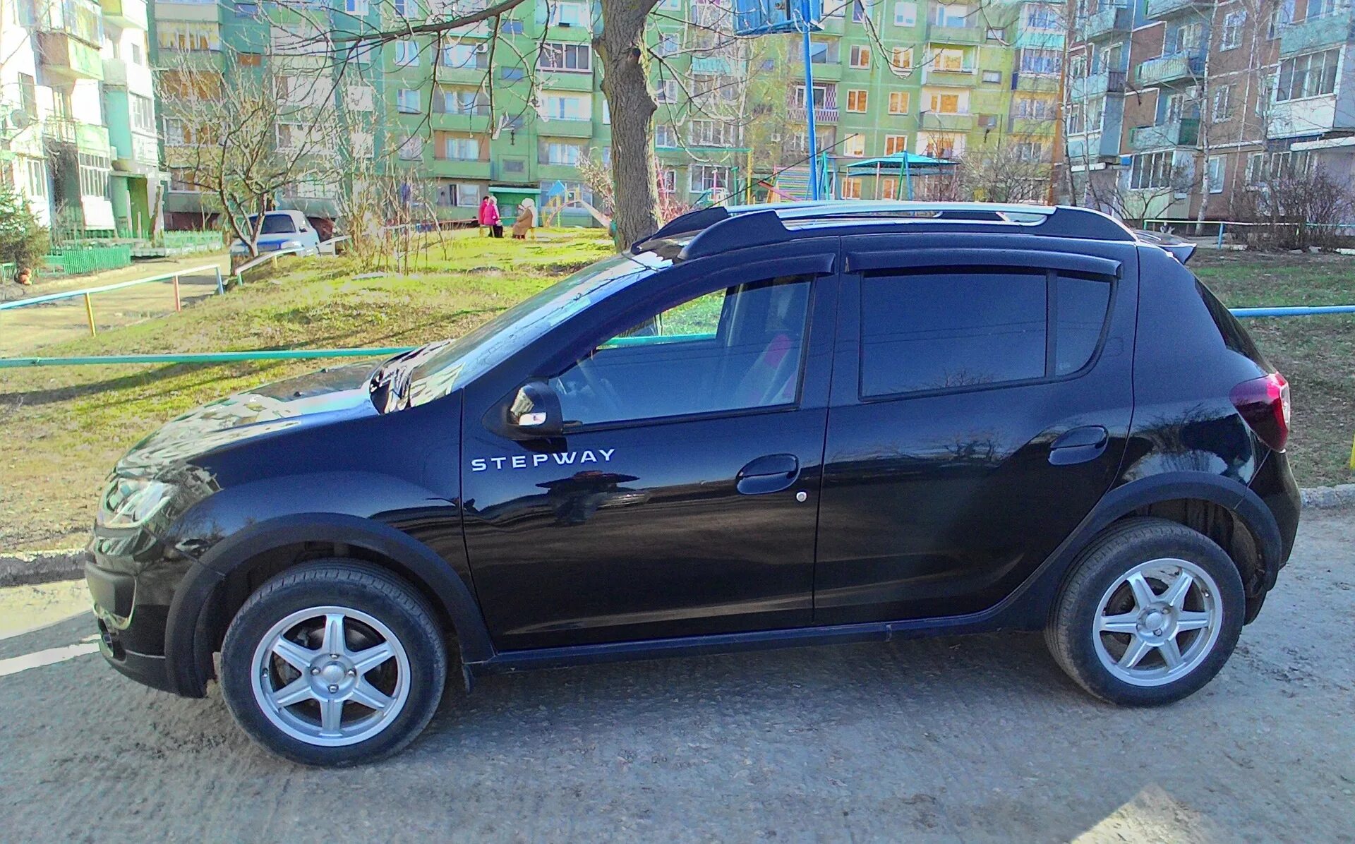 Renault sandero stepway диски. Renault Sandero Stepway диски 16. Диски Сандеро степвей 2. Диски на Рено Сандеро степвей 2. Диски Рено Сандеро степвей 16.