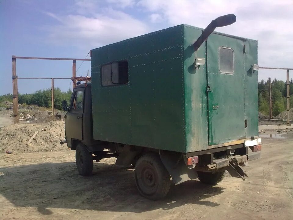Будка на уаз головастик. Кунг на уаз 3303 заводской. Будка на уаз 3303. Уаз 3303 бортовой будка. Уаз 3303 для охоты.