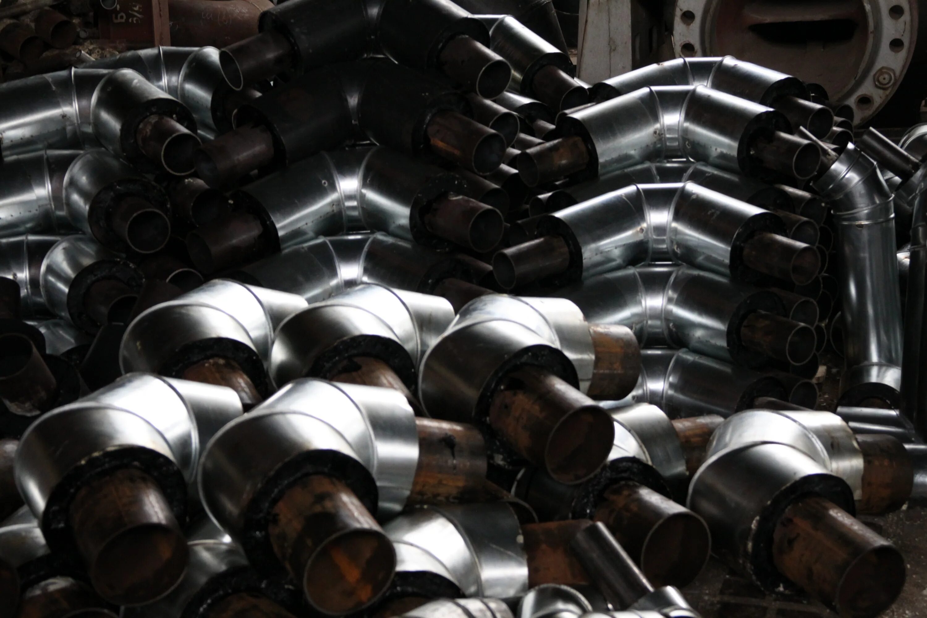 Труба ппу 710. Теплоизоляция ппу-пэ 110. Технология заливки труб в ппу изоляции. Фланцы для заливки ппу труб. Отвод твин ппу-пэ.